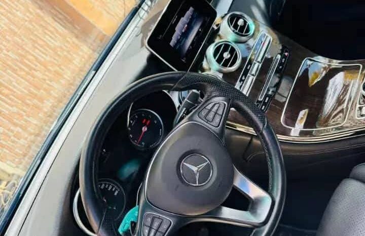 Mercedes GLC 300 2019 à vendre à Dakar – Essence full