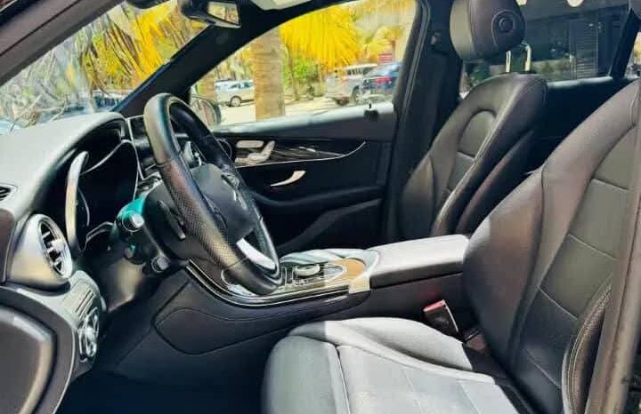 Mercedes GLC 300 2019 à vendre à Dakar – Essence full