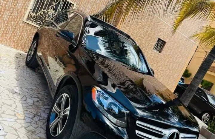 Mercedes GLC 300 2019 à vendre à Dakar – Essence full