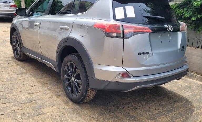 Toyota RAV4 2018 -Essence – Voiture d’occasion Dakar full