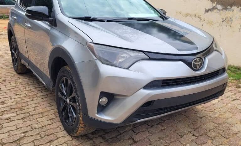 TOYOTA-RAV4-A-VENDRE-2018- Face