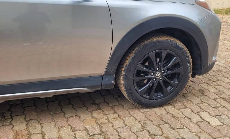 Toyota RAV4 2018 -Essence – Voiture d’occasion Dakar full
