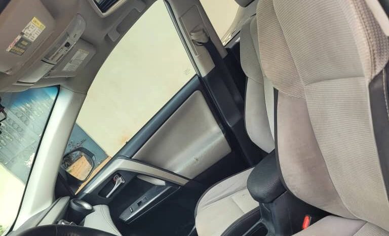 Toyota RAV4 2018 -Essence – Voiture d’occasion Dakar full