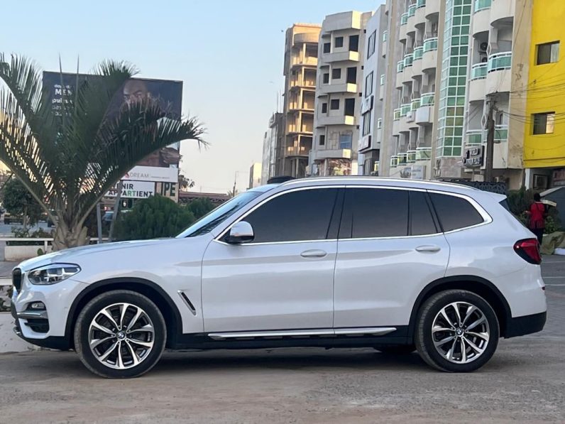 BMW X3 2019 Essence à vendre à Dakar full