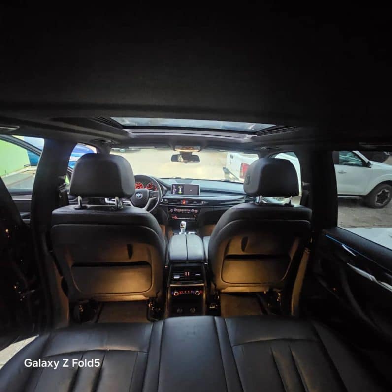 BMW X5 Pack M 2017 à vendre à Dakar – essence automatique 4×4 full