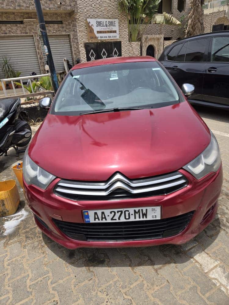 Véhicule occasion Dakar : Citroën C4 2015 diesel automatique