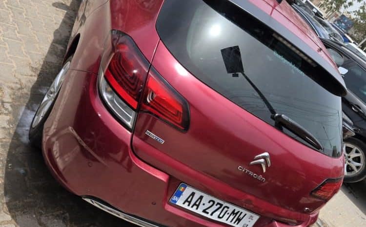 Véhicule occasion Dakar : Citroën C4 2015 diesel automatique full