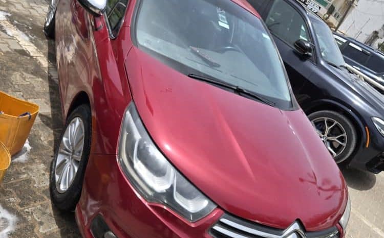 Véhicule occasion Dakar : Citroën C4 2015 diesel automatique full