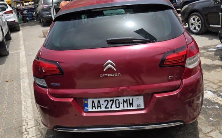 Véhicule occasion Dakar : Citroën C4 2015 diesel automatique full