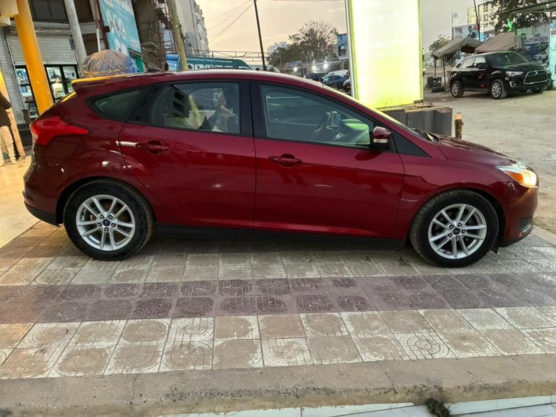 Ford Focus 2017 occasion à Dakar – essence automatique full