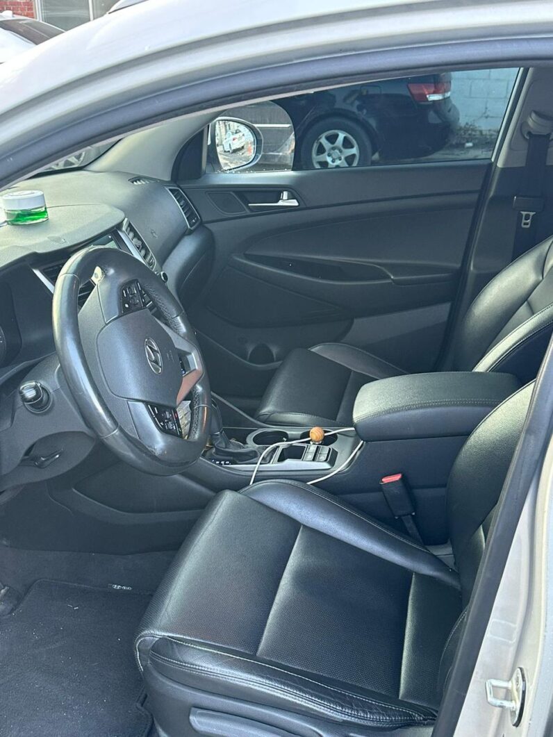 Hyundai Tucson 2016 Diesel Automatique – Voiture d’occasion Dakar full