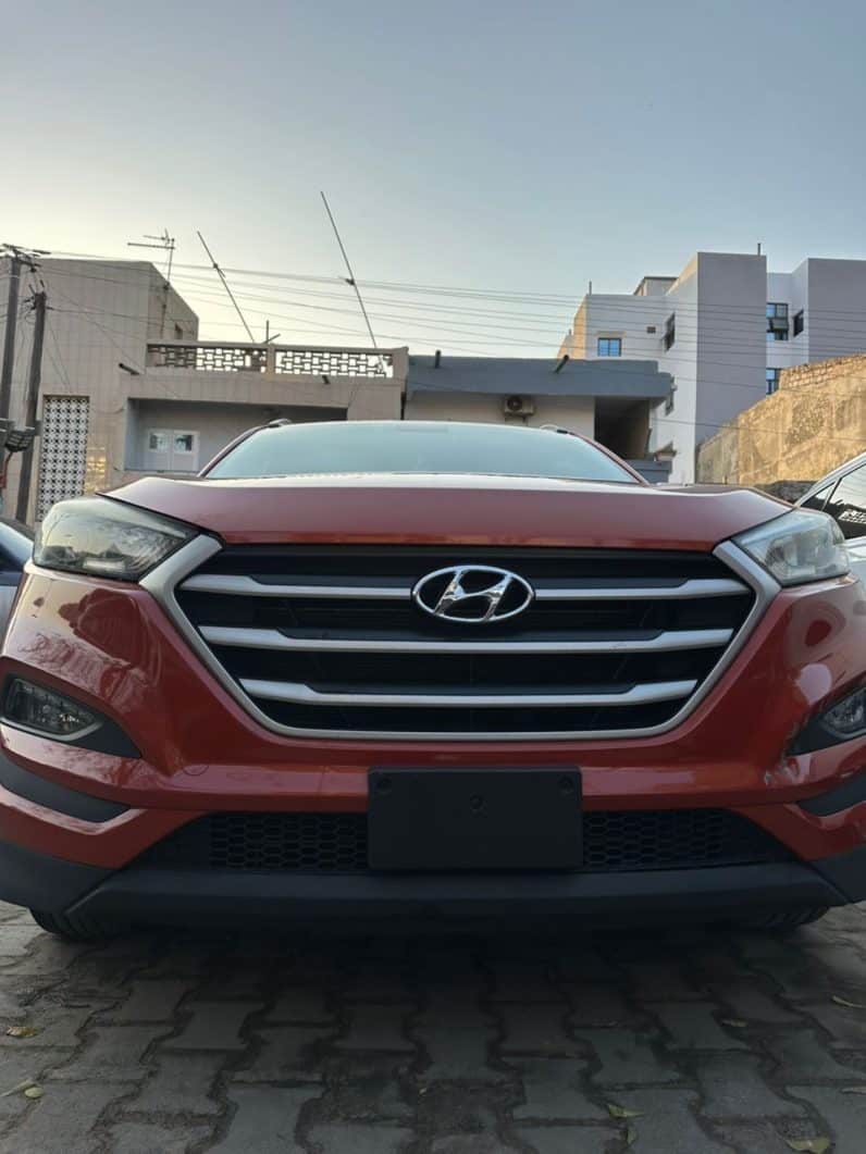 SUV occasion Dakar : Hyundai Tucson 2018 automatique essence full