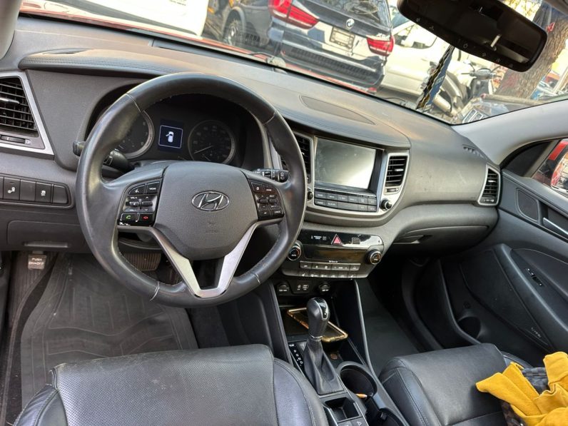 SUV occasion Dakar : Hyundai Tucson 2018 automatique essence full