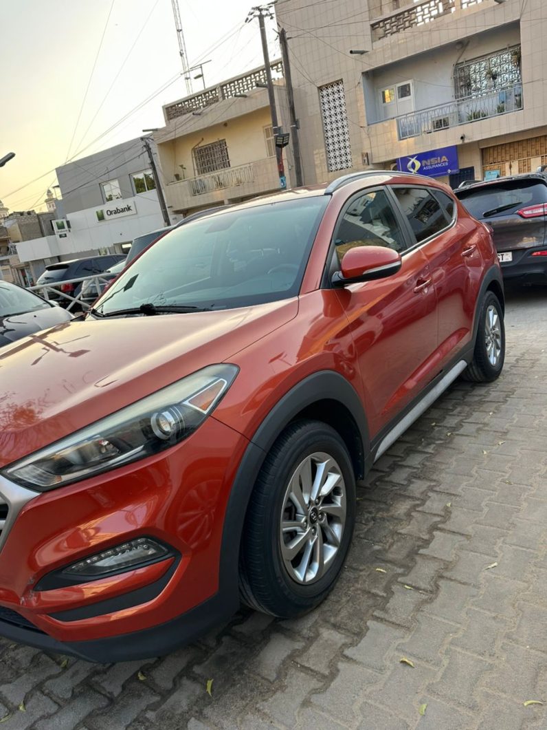 SUV occasion Dakar : Hyundai Tucson 2018 automatique essence full