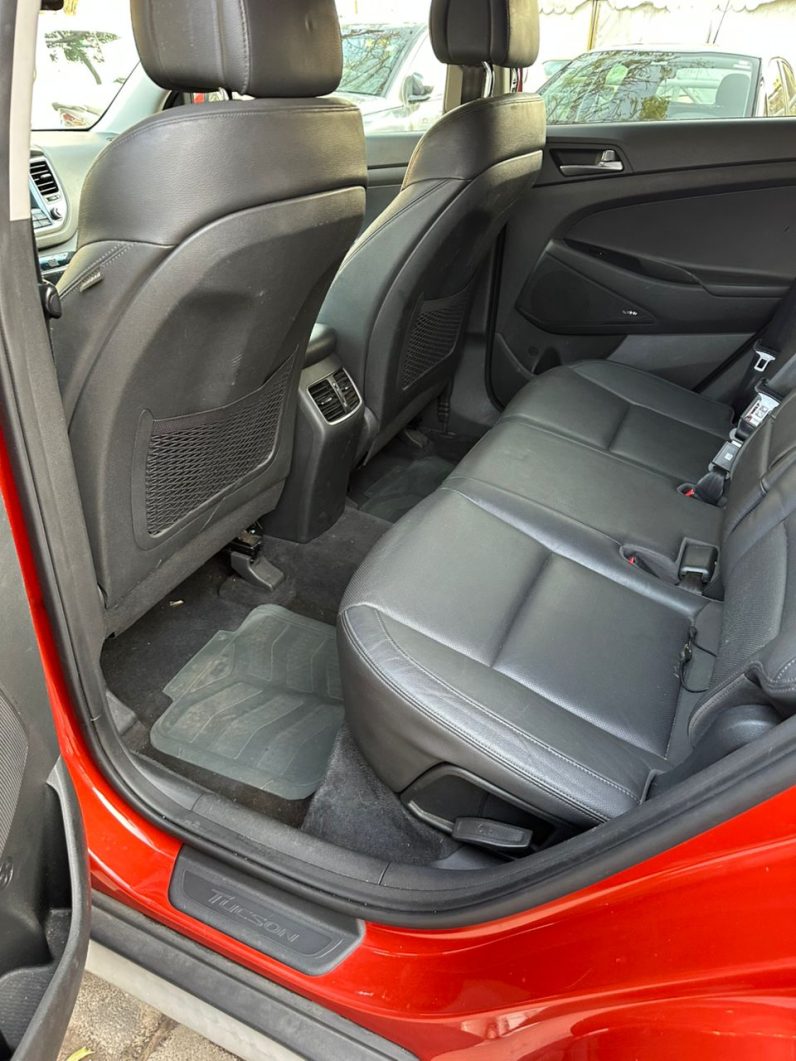 SUV occasion Dakar : Hyundai Tucson 2018 automatique essence full