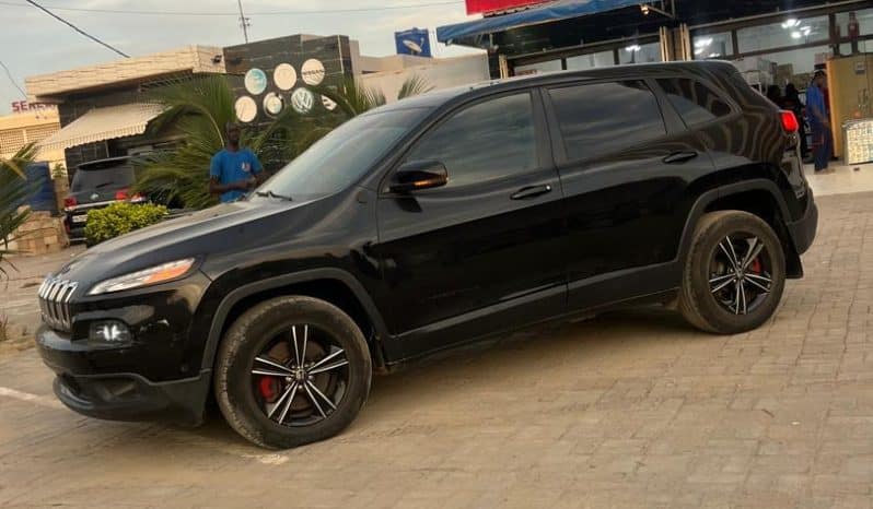 Jeep Cherokee 2016 disponible à Dakar – essence automatique 4×4 full