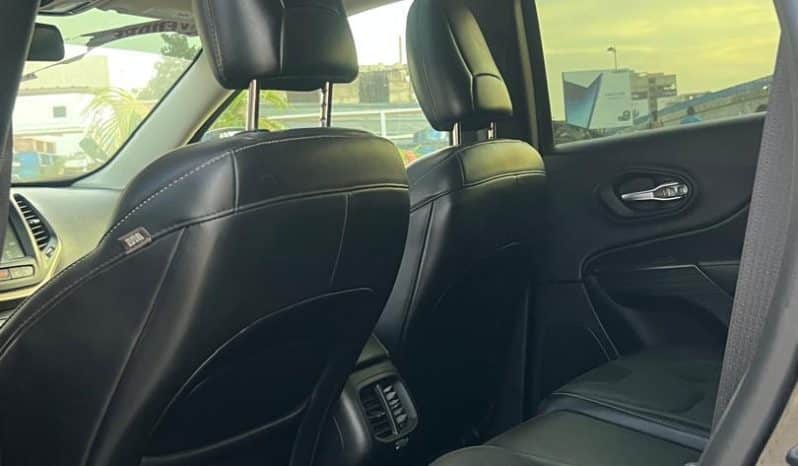 Jeep Cherokee 2016 disponible à Dakar – essence automatique 4×4 full