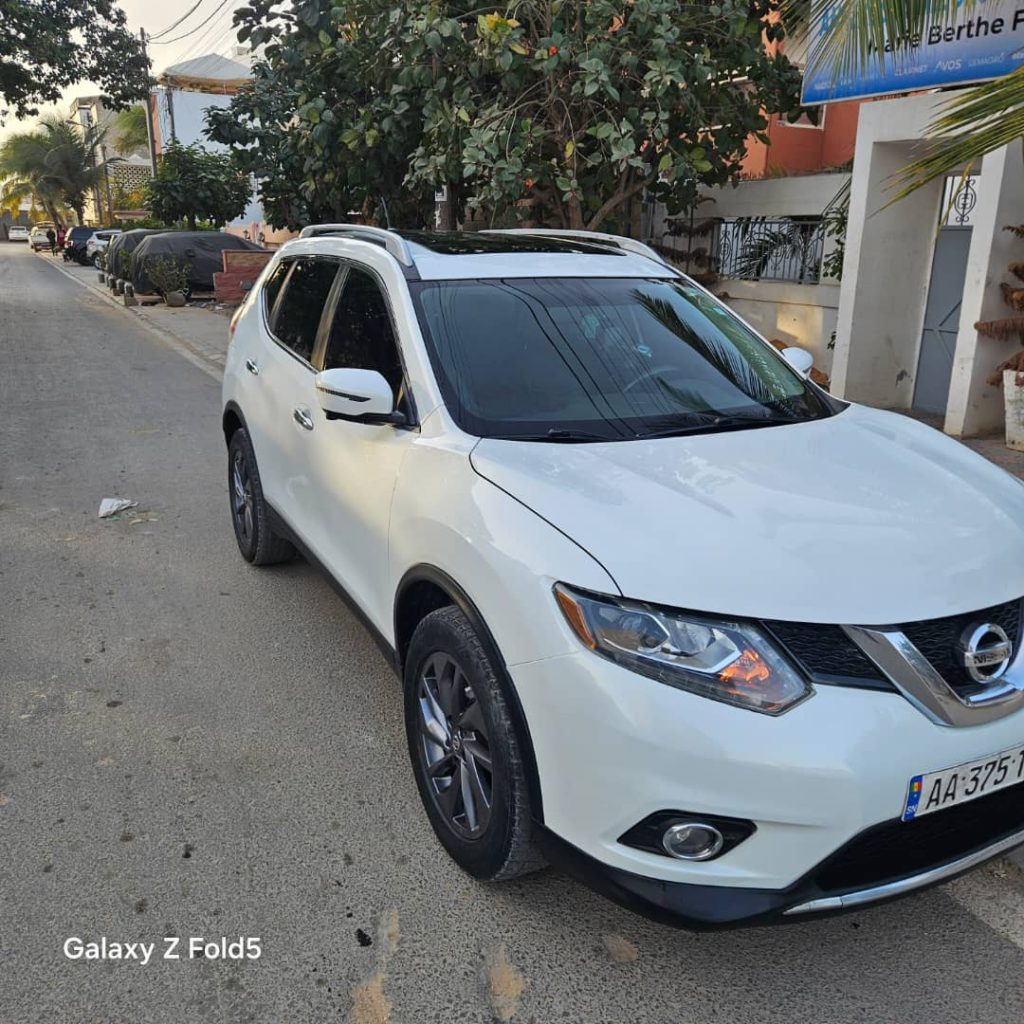 Nissan-Rogue-Location-profil-gauche