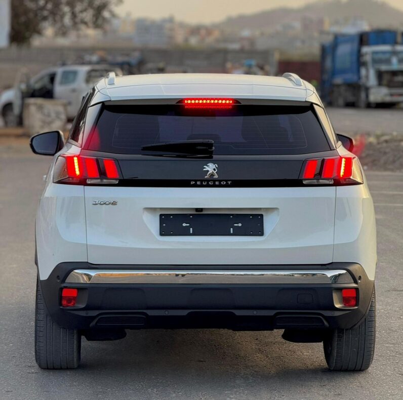 Voiture à vendre à Dakar : Peugeot 3008 2017 Diesel Automatique full