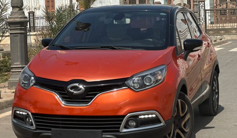 Renault-Qm3-rouge-2017-face